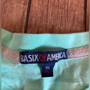 Long sleeve Mt. Rushmore shirt.